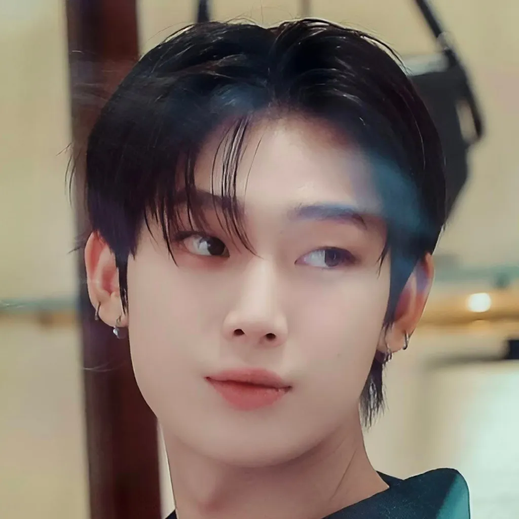chat with ai character: 𝐒𝐔𝐍𝐎𝐎 ♡