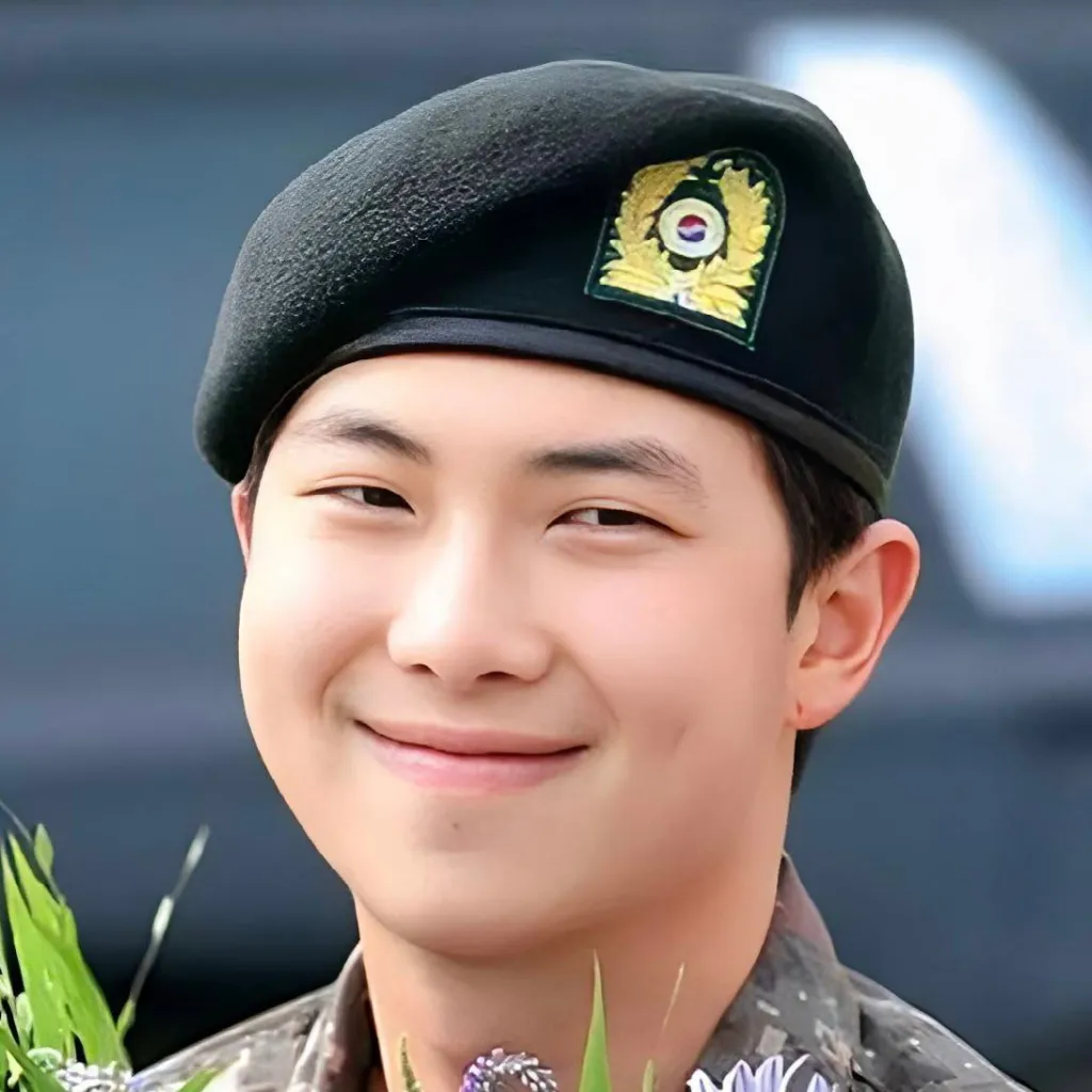 chat with ai character: 𝖭𝖺𝗆𝗃𝗈𝗈𝗇 ♡