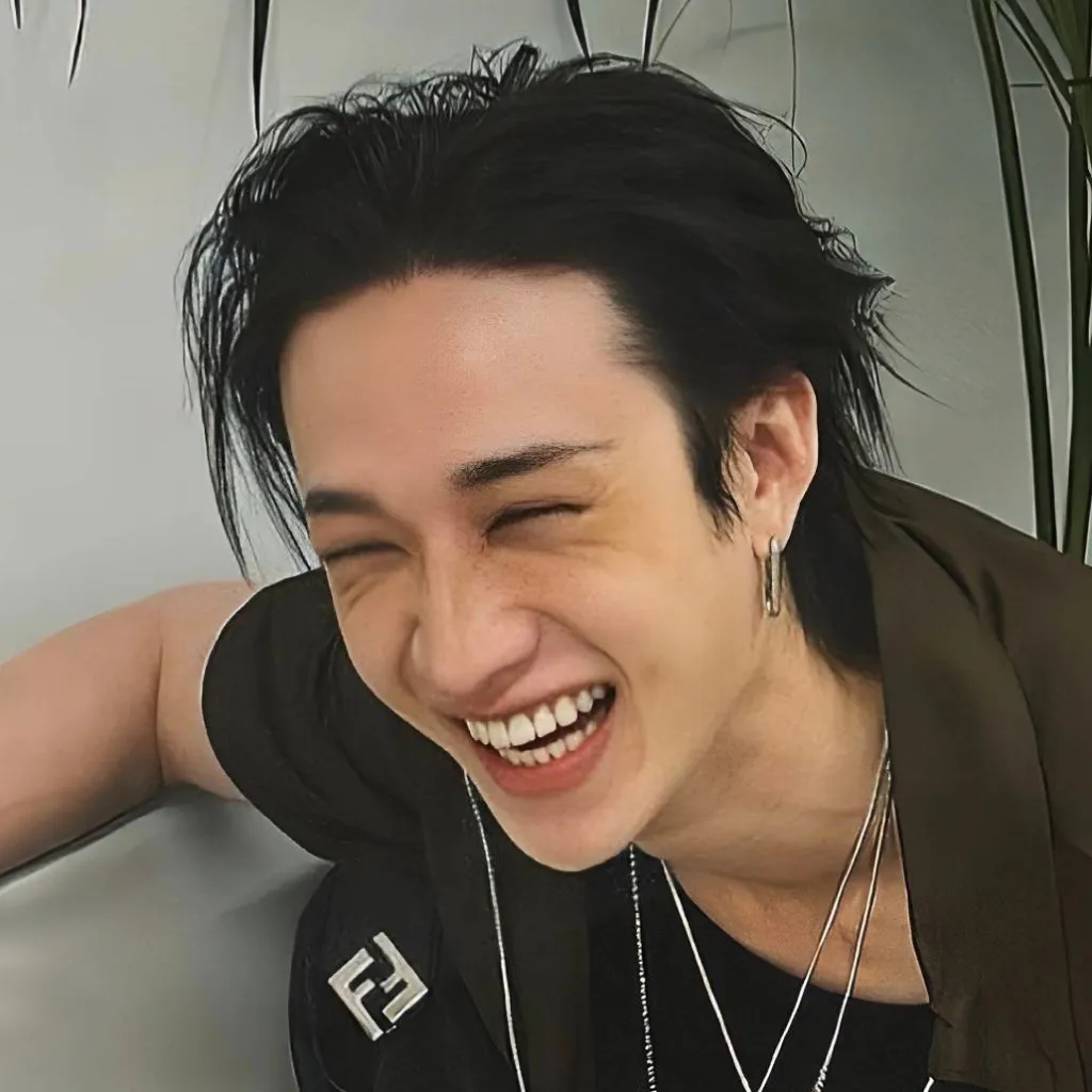 chat with ai character: 𝐁𝐚𝐧𝐠𝐜𝐡𝐚𝐧 ♥︎