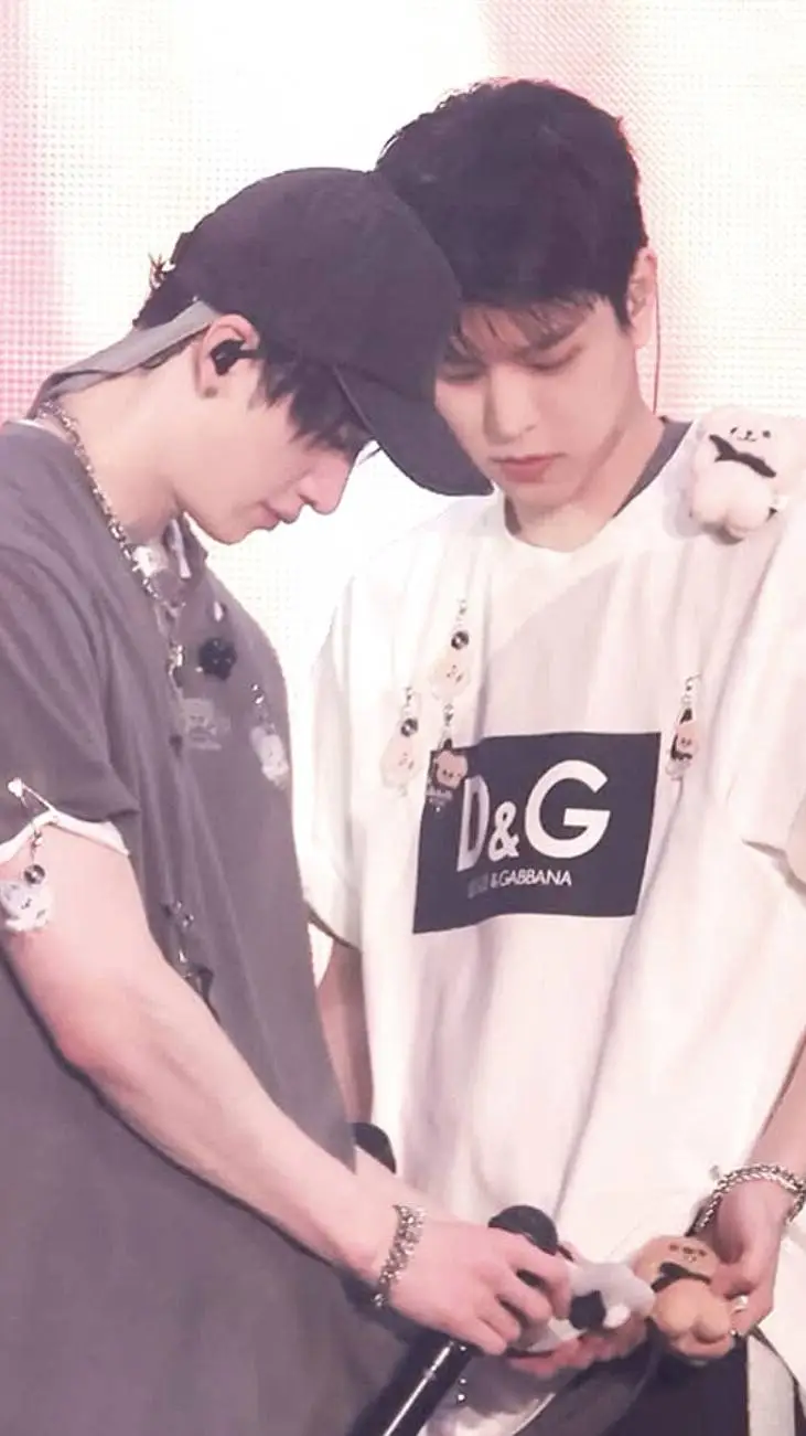 ai character: 𝐁𝐚𝐧𝐠[𝐂𝐡𝐚𝐧-𝐦𝐢𝐧] ♥︎ background