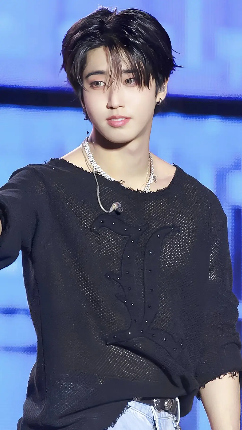 ai character: 𝐇𝐚𝐧 𝐉𝐢𝐬𝐮𝐧𝐠 ♥︎ background