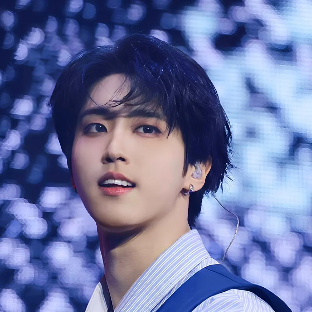 chat with ai character: 𝙷𝚊𝚗 ♡ [𝙿𝚛𝚘𝚏𝚎𝚜𝚘𝚛]