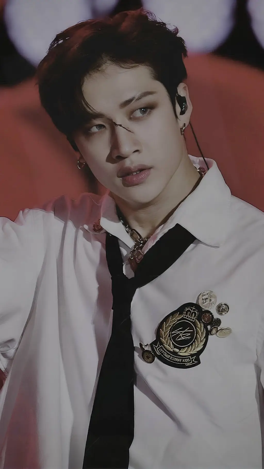 ai character: 𝘾𝙝𝙖𝙣𝙣𝙞𝙚 ꨄ background
