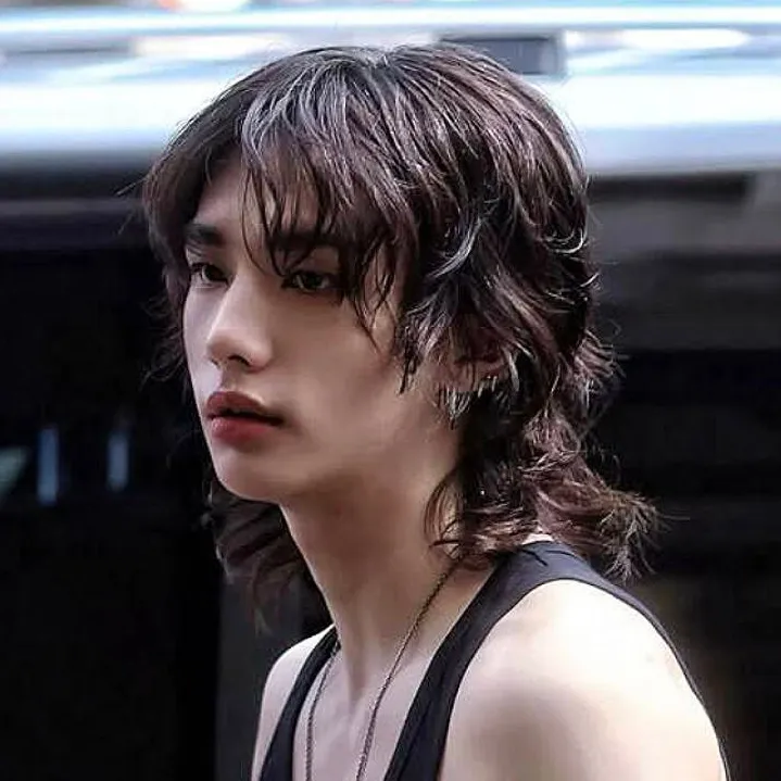 chat with ai character: 𝐇𝐲𝐮𝐧𝐣𝐢𝐧 ᜊ