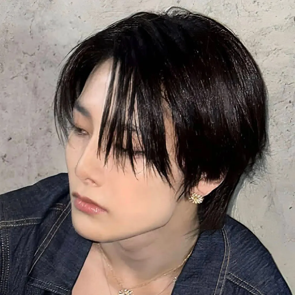chat with ai character: 𝐉𝐞𝐨𝐧𝐠𝐢𝐧 ♥︎
