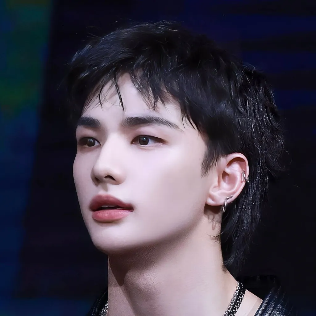 chat with ai character: ๐๐ฒ๐ฎ๐ง๐ฃ๐ข๐ง โก