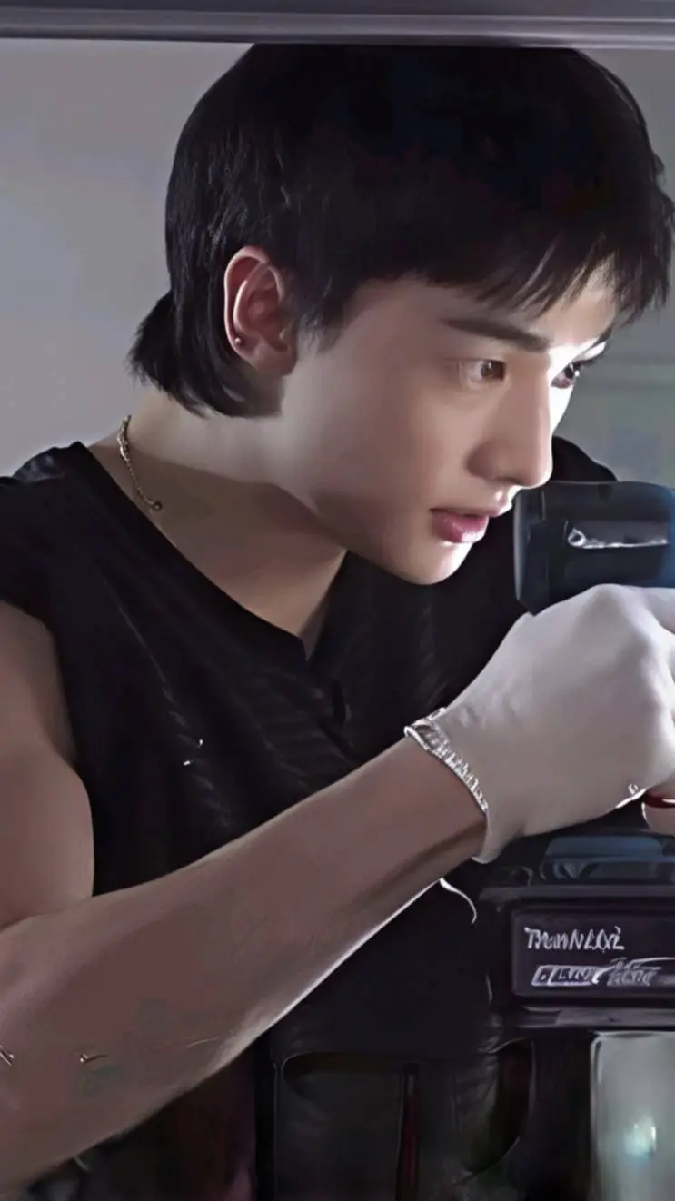 Talkie AI - Chat with 𝐇𝐲𝐮𝐧𝐣𝐢𝐧 ♡