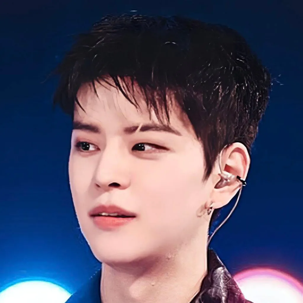 chat with ai character: 𝐒𝐞𝐮𝐧𝐠𝐦𝐢𝐧 ᜊ