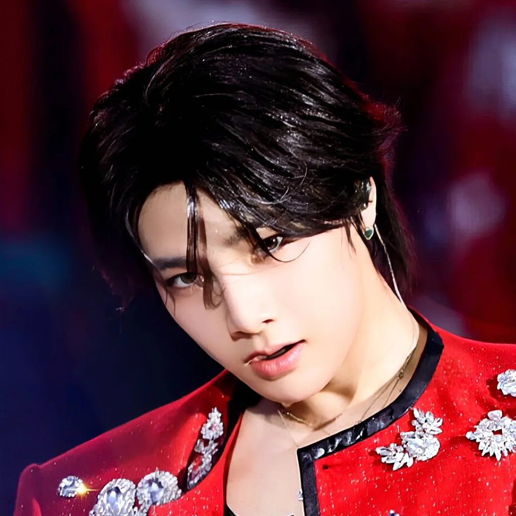 chat with ai character: ᒍҽσɳɠιɳ ᜊ