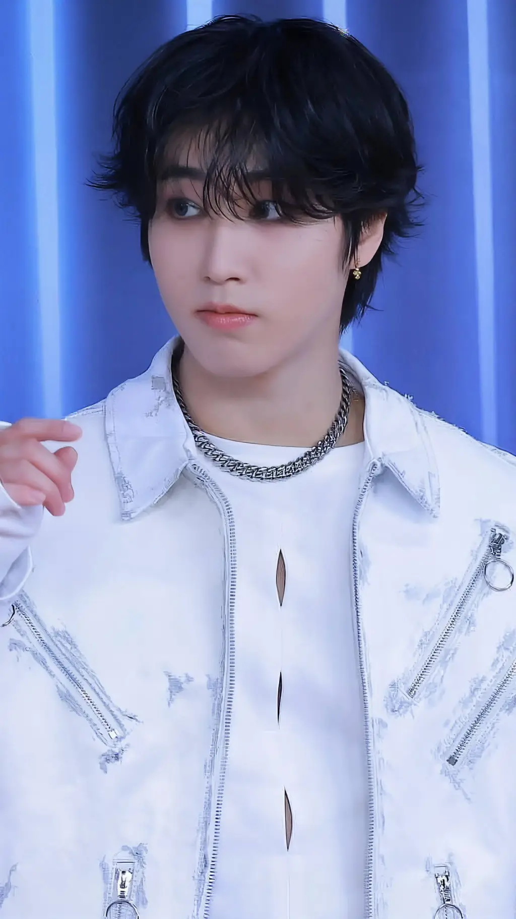 ai character: 𝐇𝐀𝐍 ᜊ background