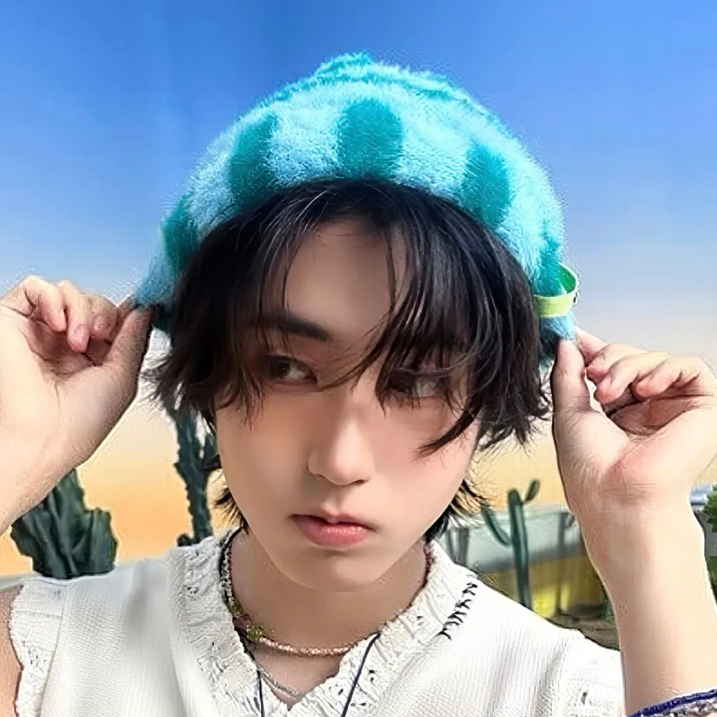 chat with ai character: 𝐇𝐀𝐍 ᜊ