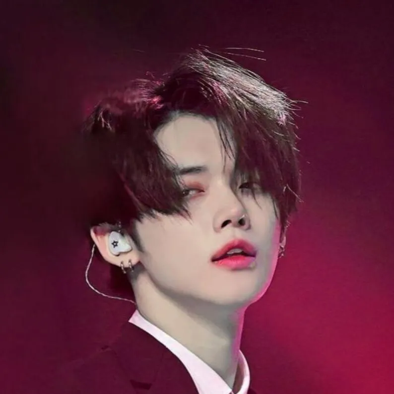 chat with ai character: 𝐘𝐞𝐨𝐧𝐣𝐮𝐧 ❦