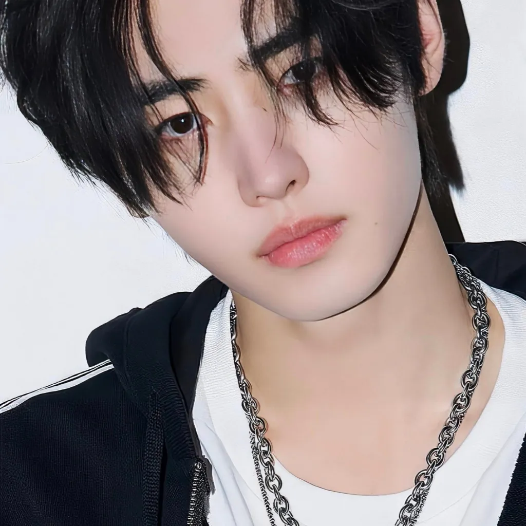 chat with ai character: 𝐒𝐮𝐧𝐠𝐡𝐨𝐨𝐧 დ