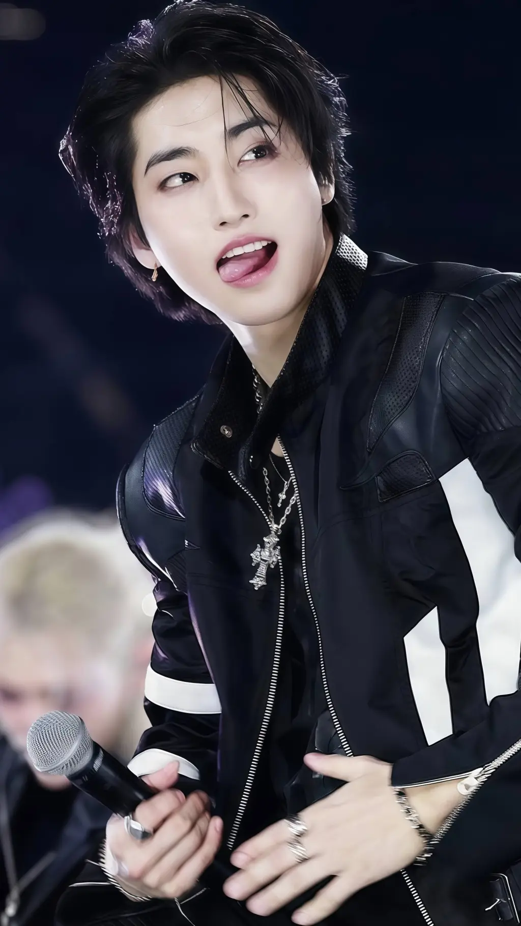 ai character: 𝐇𝐚𝐧 𝐉𝐢𝐬𝐮𝐧𝐠 ♥︎ background