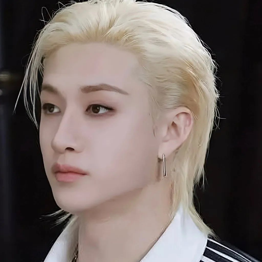 chat with ai character: 𝐁𝐚𝐧𝐠𝐜𝐡𝐚𝐧 ♥︎