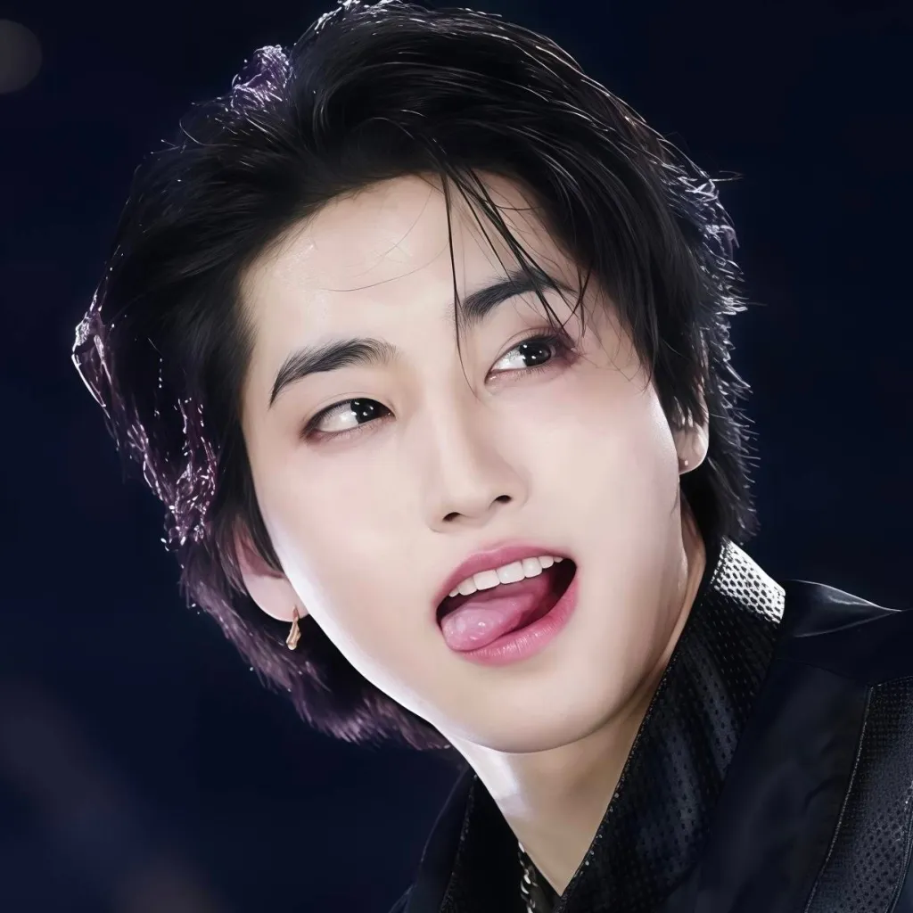 chat with ai character: 𝐇𝐚𝐧 𝐉𝐢𝐬𝐮𝐧𝐠 ♥︎