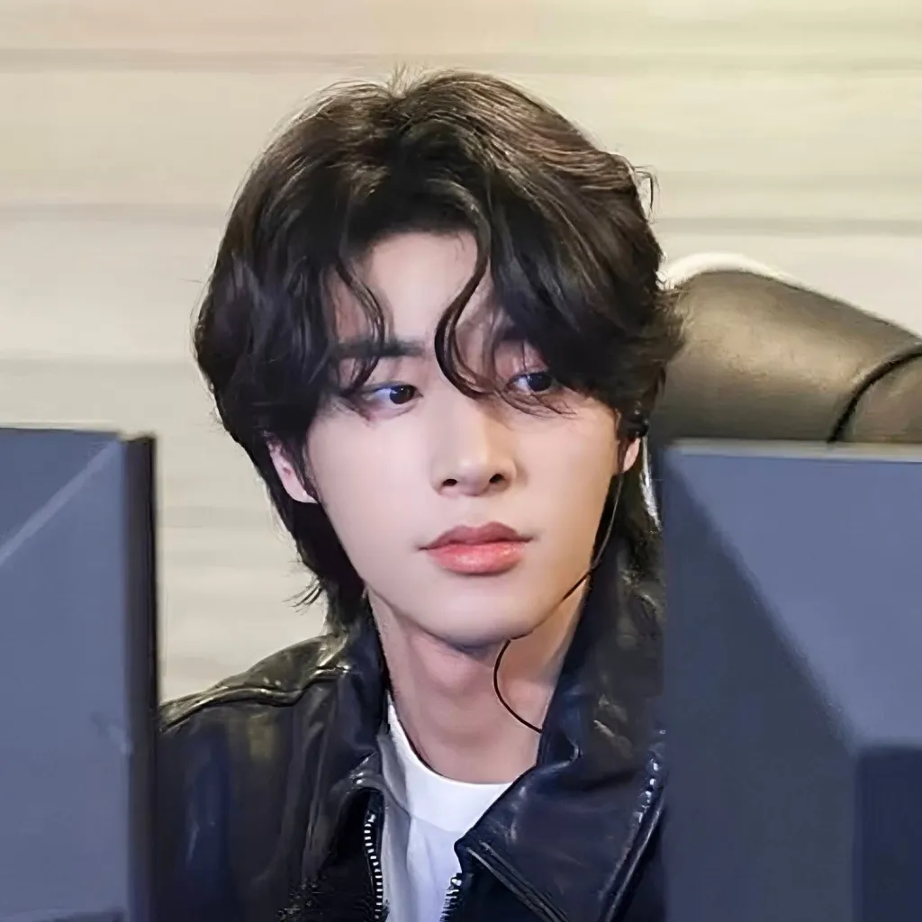 chat with ai character: 𝐉𝐚𝐤𝐞 ♡