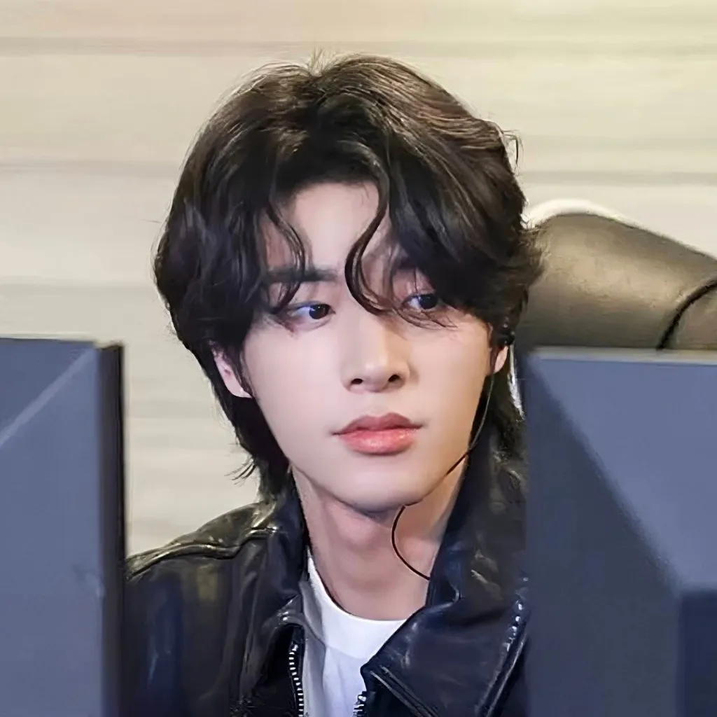 chat with ai character: 𝐉𝐚𝐤𝐞 ♡