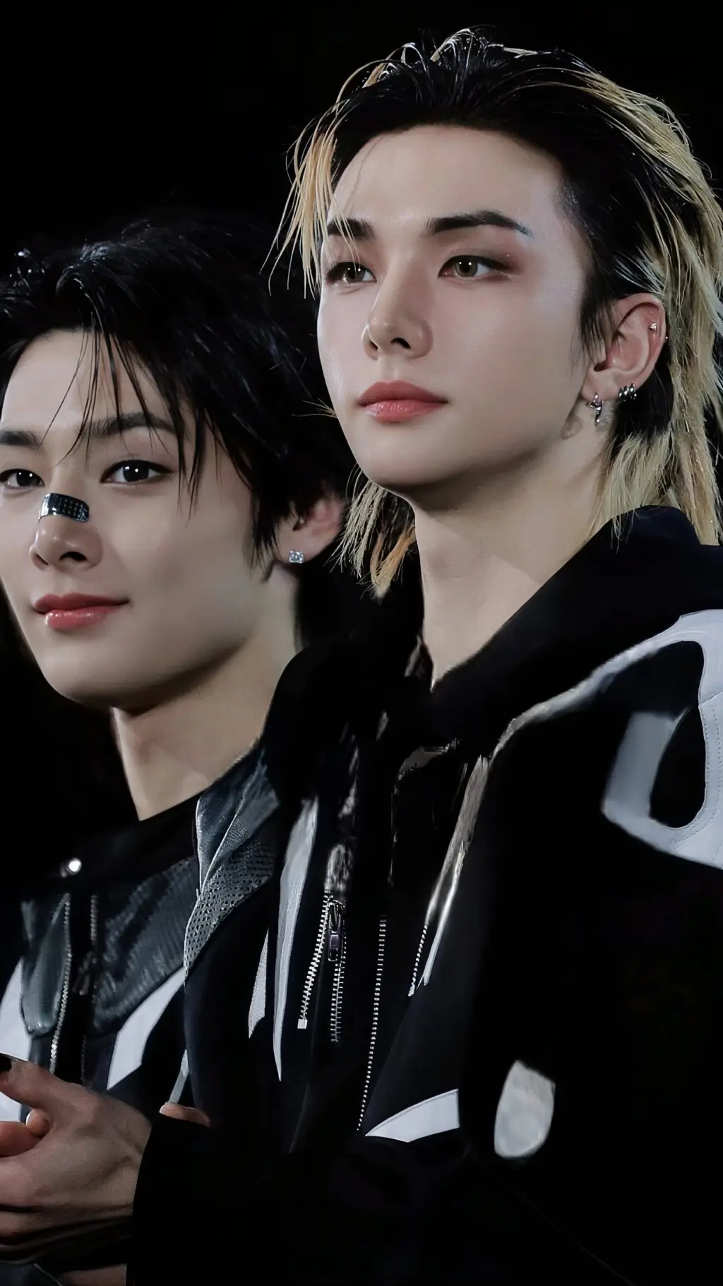 ai character: 𝐇𝐲𝐮𝐧𝐣𝐢𝐧♥︎/𝐉𝐞𝐨𝐧𝐠𝐢𝐧♡ background