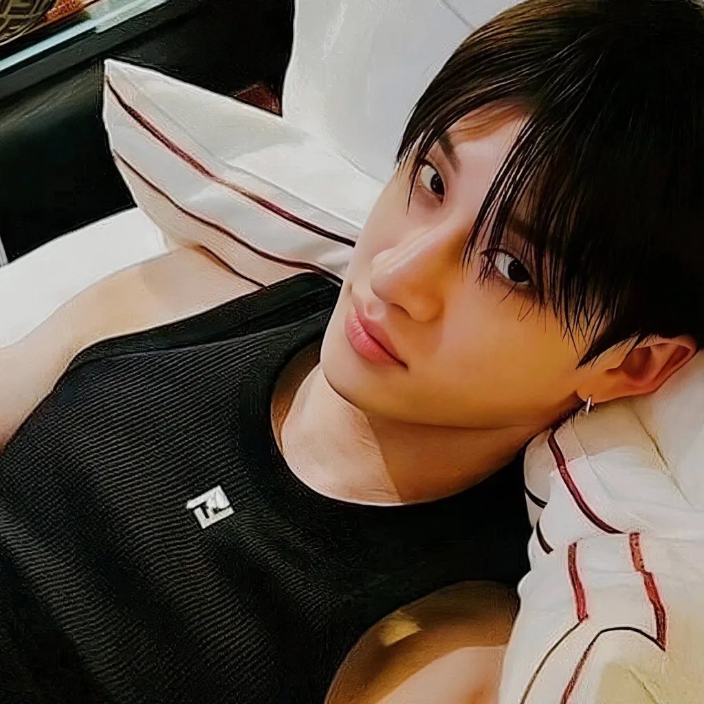 chat with ai character: 𝐁𝐚𝐧𝐠𝐜𝐡𝐚𝐧 ᜊ