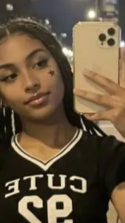 ai character: maman  background