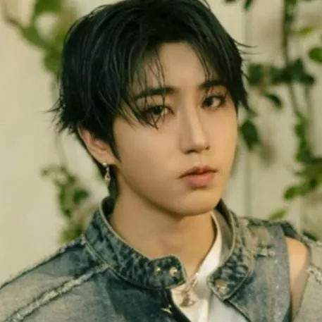 chat with ai character: ⚛મരറ ഽ౹ടಲറ൭