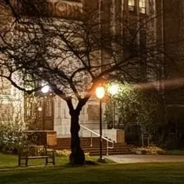 chat with ai character: El internado 