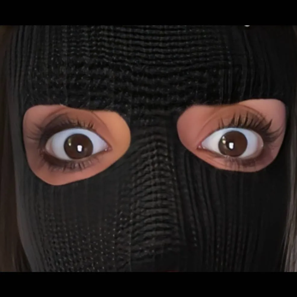 chat with ai character: sonia 