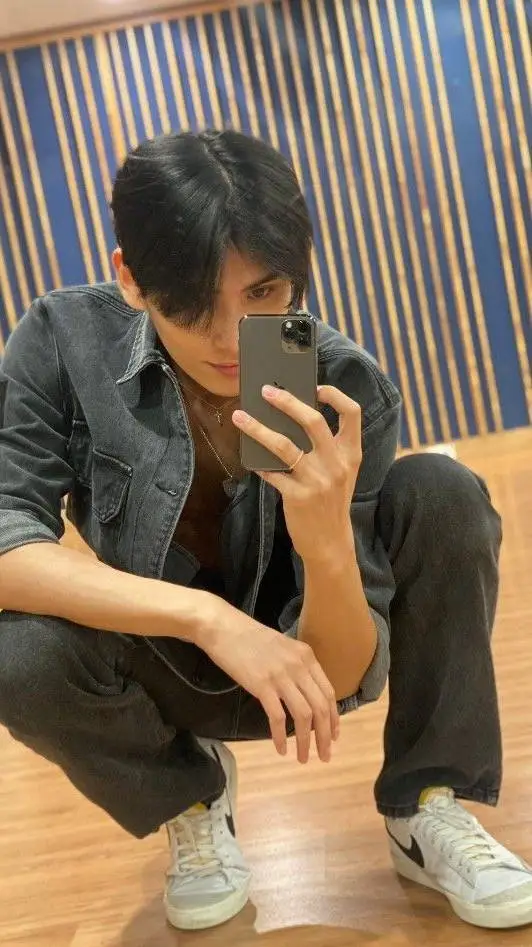 ai character: Lapillus background