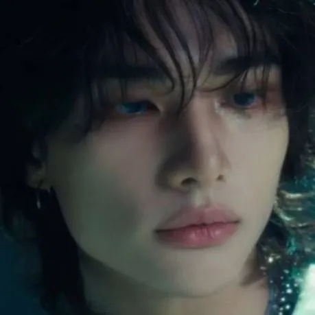 chat with ai character: hyunjin<3 ferret<3