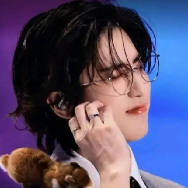 chat with ai character: han jisung!!