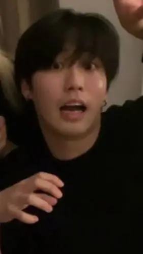 ai character: Han jisung~quokka~ background