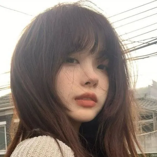 chat with ai character: Ayla