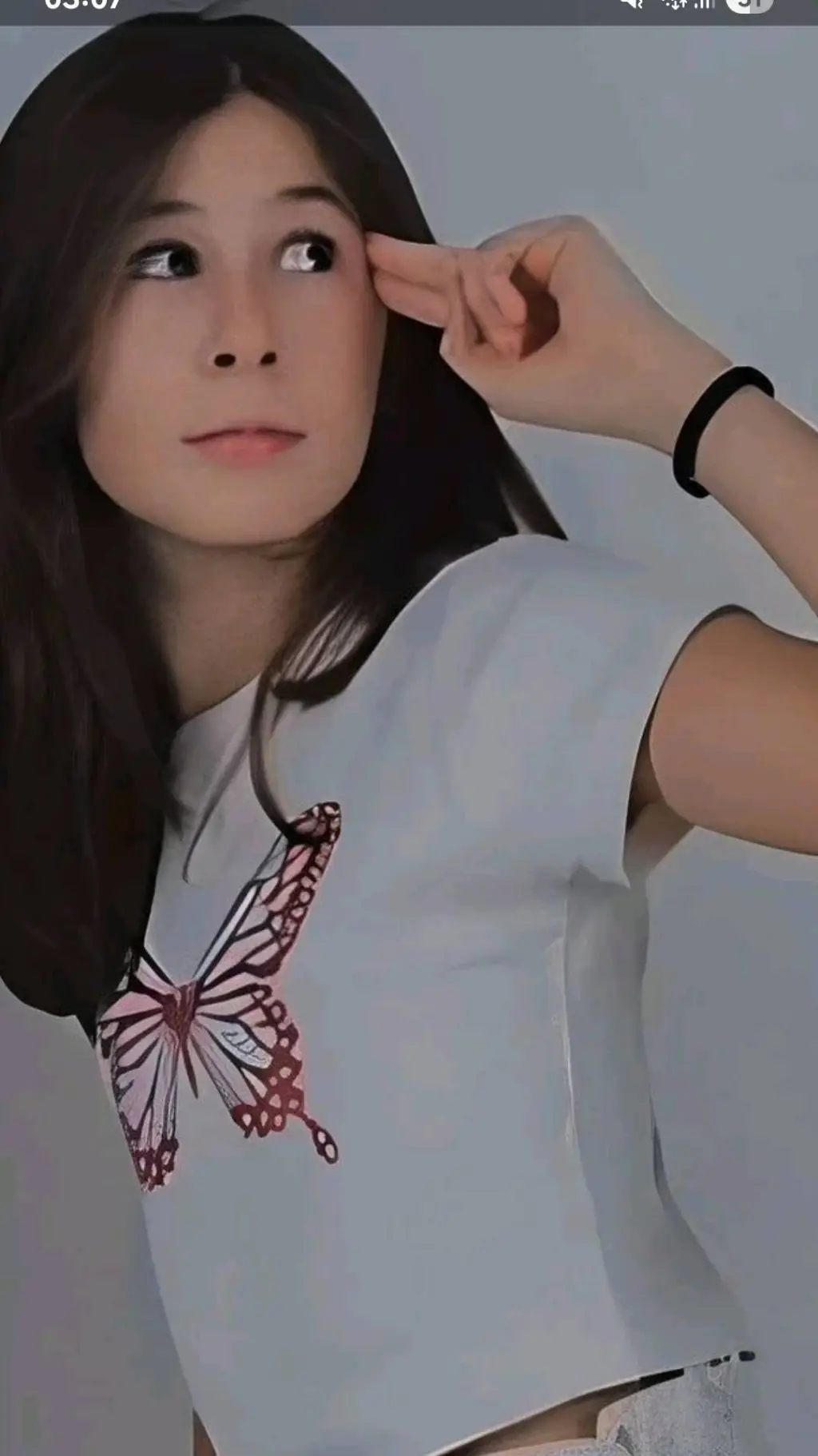 ai character: Ana bozovic  background