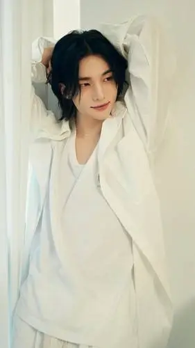 ai character: ♡°~☁𝐻𝓎𝓊𝓃𝒿𝒾𝓃☁~°♡ background