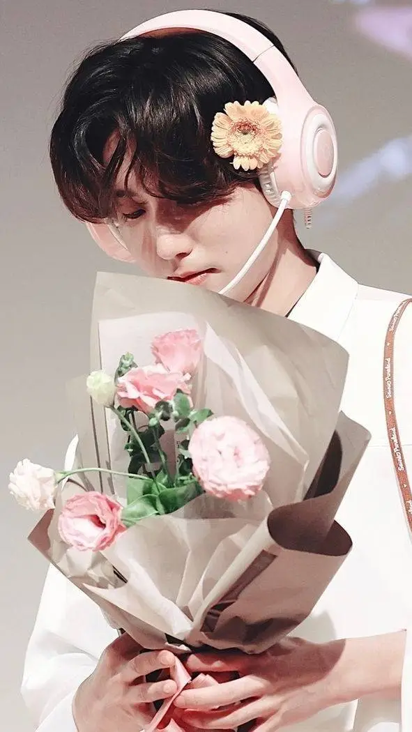 ai character: ♡『 Ⓗⓐⓝ 』♡ background