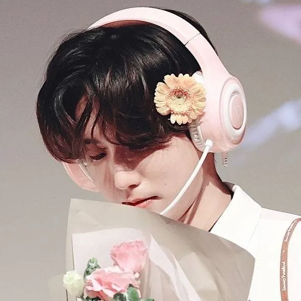 chat with ai character: ♡『 Ⓗⓐⓝ 』♡