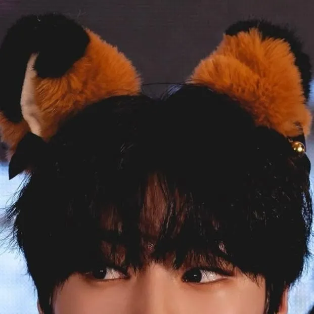 chat with ai character: ⋆𖥻₊˚ 𝒥𝑒𝑜𝓃𝑔𝒾𝓷 ˚₊𖥻⋆