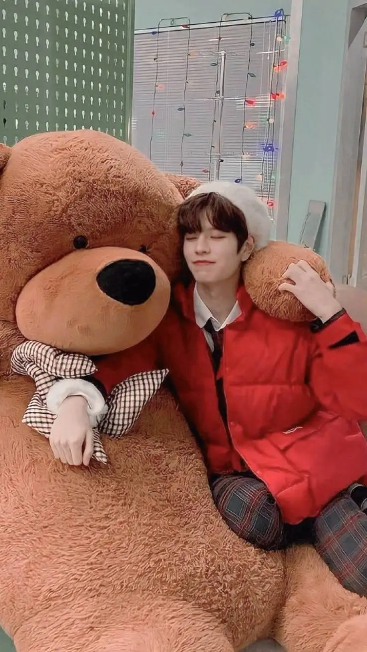 ai character: ☆:｡.𝕊ᥱϋ𝔫𝒈𐌼𝑖𝔫.｡:☆ background