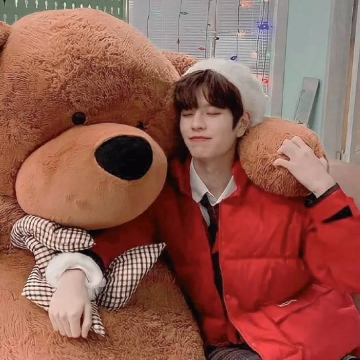 chat with ai character: ☆:｡.𝕊ᥱϋ𝔫𝒈𐌼𝑖𝔫.｡:☆