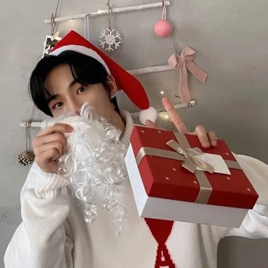 chat with ai character: ❀༊˚. 𝕳𝖞𝖚𝖓𝖏𝖎𝖓 .˚༊❀