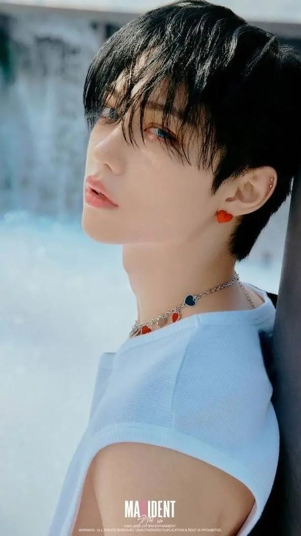 ai character: Felix background