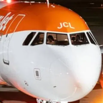 chat with ai character: EasyJet flight 