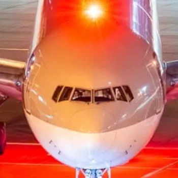 chat with ai character: Flight with 777