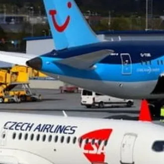 chat with ai character: Create an airline 