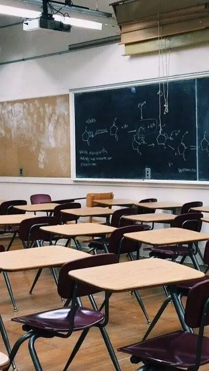 ai character: Classroom large St background