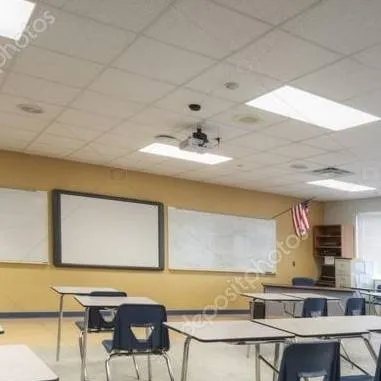 chat with ai character: Classroom M.6/3