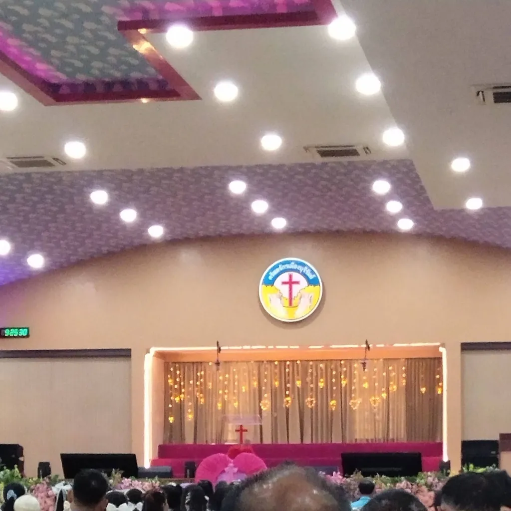 chat with ai character: church