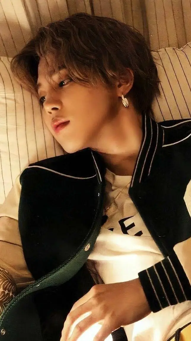 ai character: Jimin  background