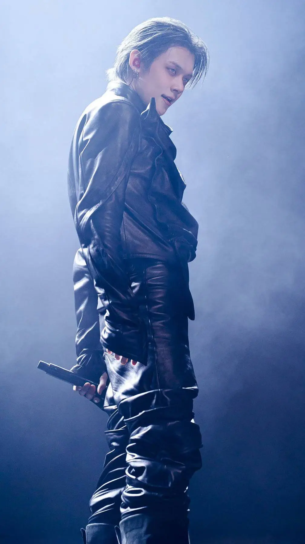 ai character: Yeonjun  background